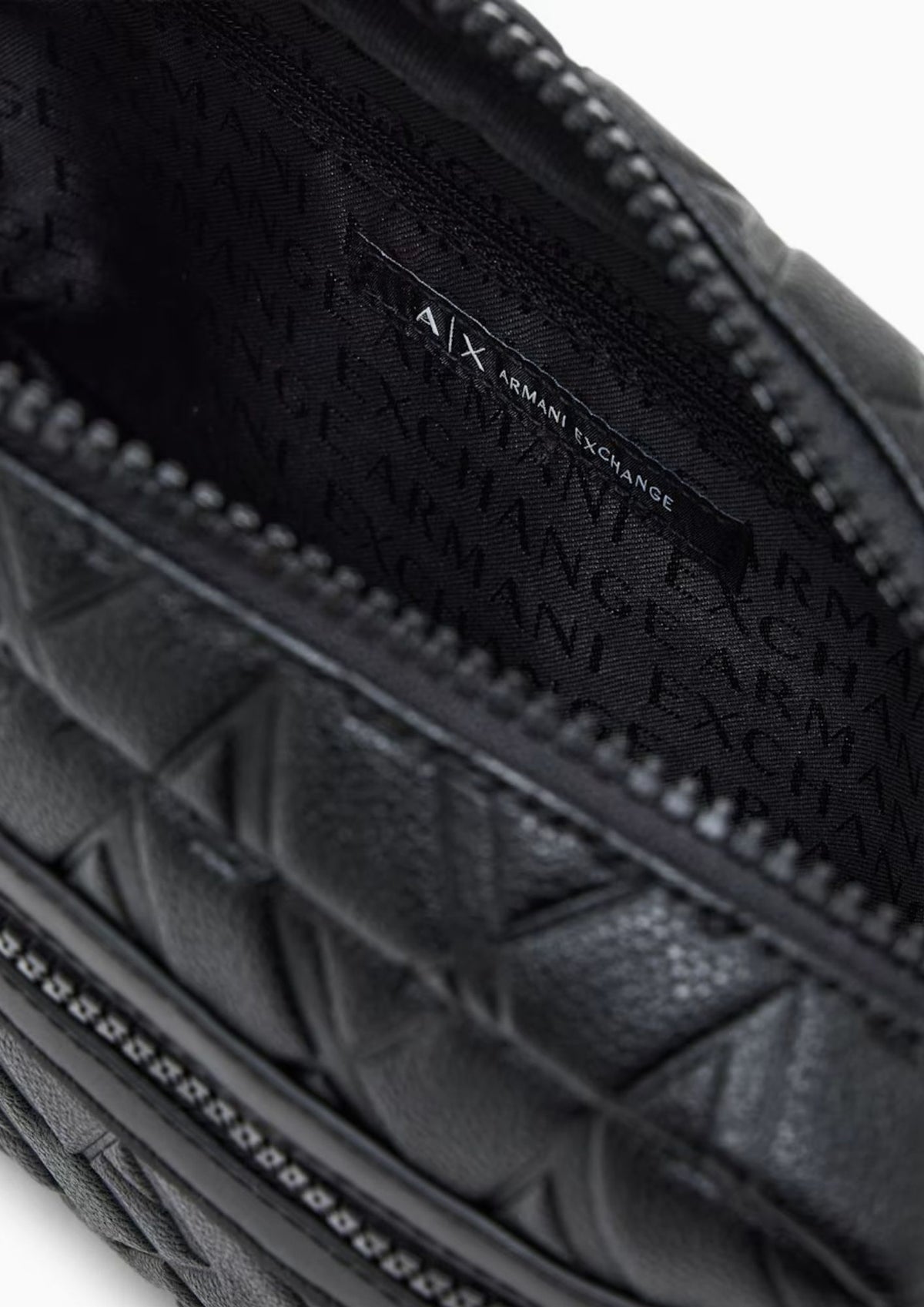 Borsa con motivo a rilievo e chiusura con zip Nera XM001272 AF12133 UC001 ARMANI EXCHANGE