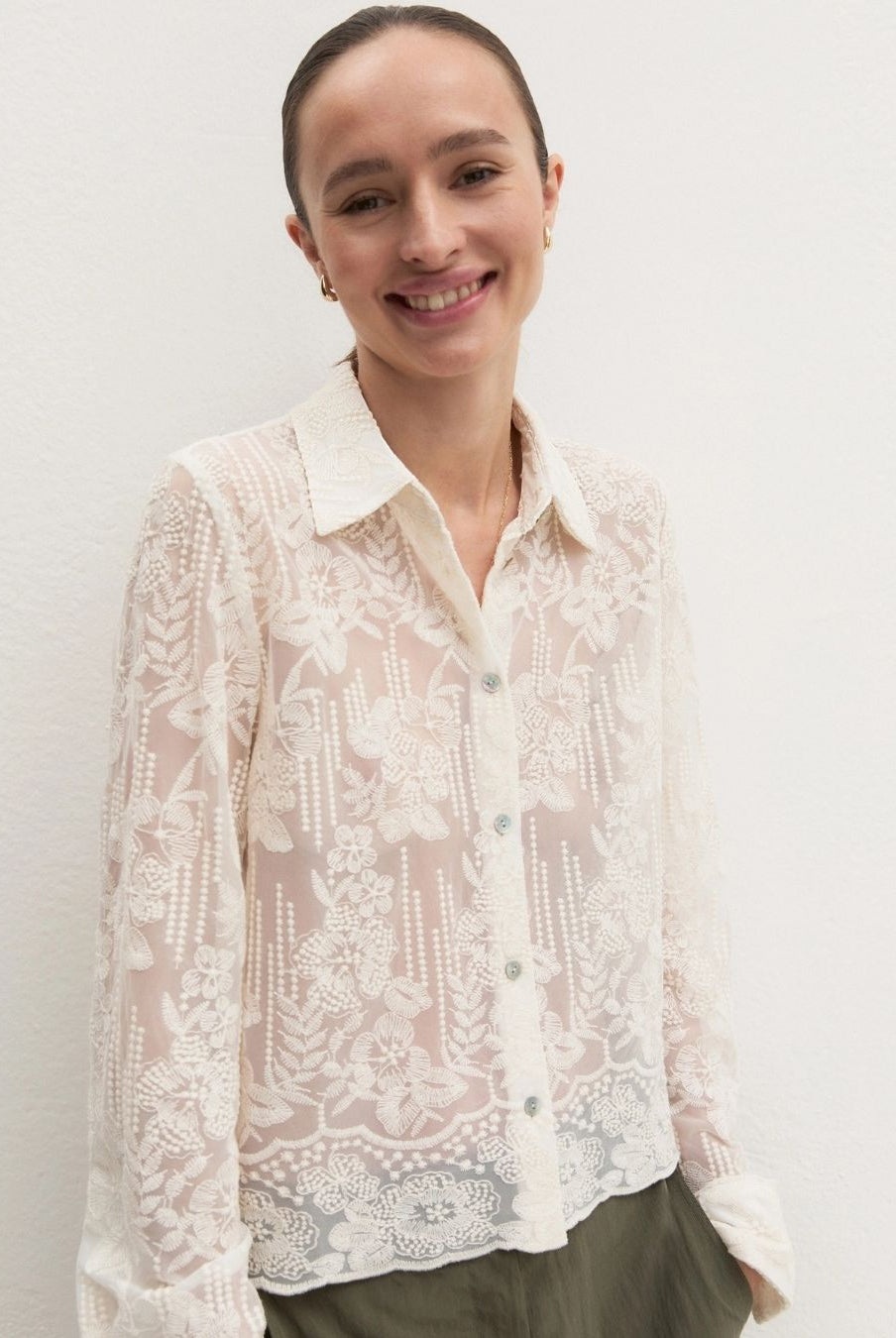 Camicia cropped in tulle ricamato Bianco lana 2625116044200 001 EMME MARELLA