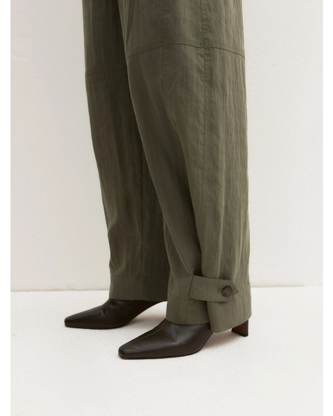 Pantalone fluido in tessuto crinckle Kaki 2625136014200 002 EMME MARELLA