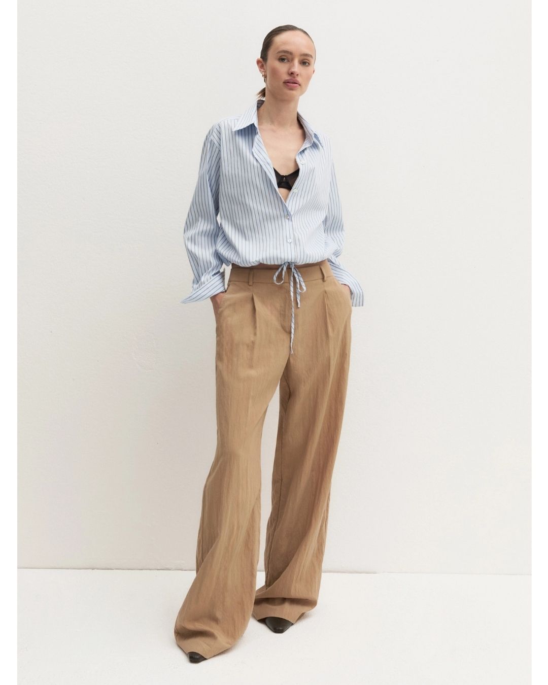Pantalone wide leg in tessuto crinckle Naturale 2625136024200 001 EMME MARELLA