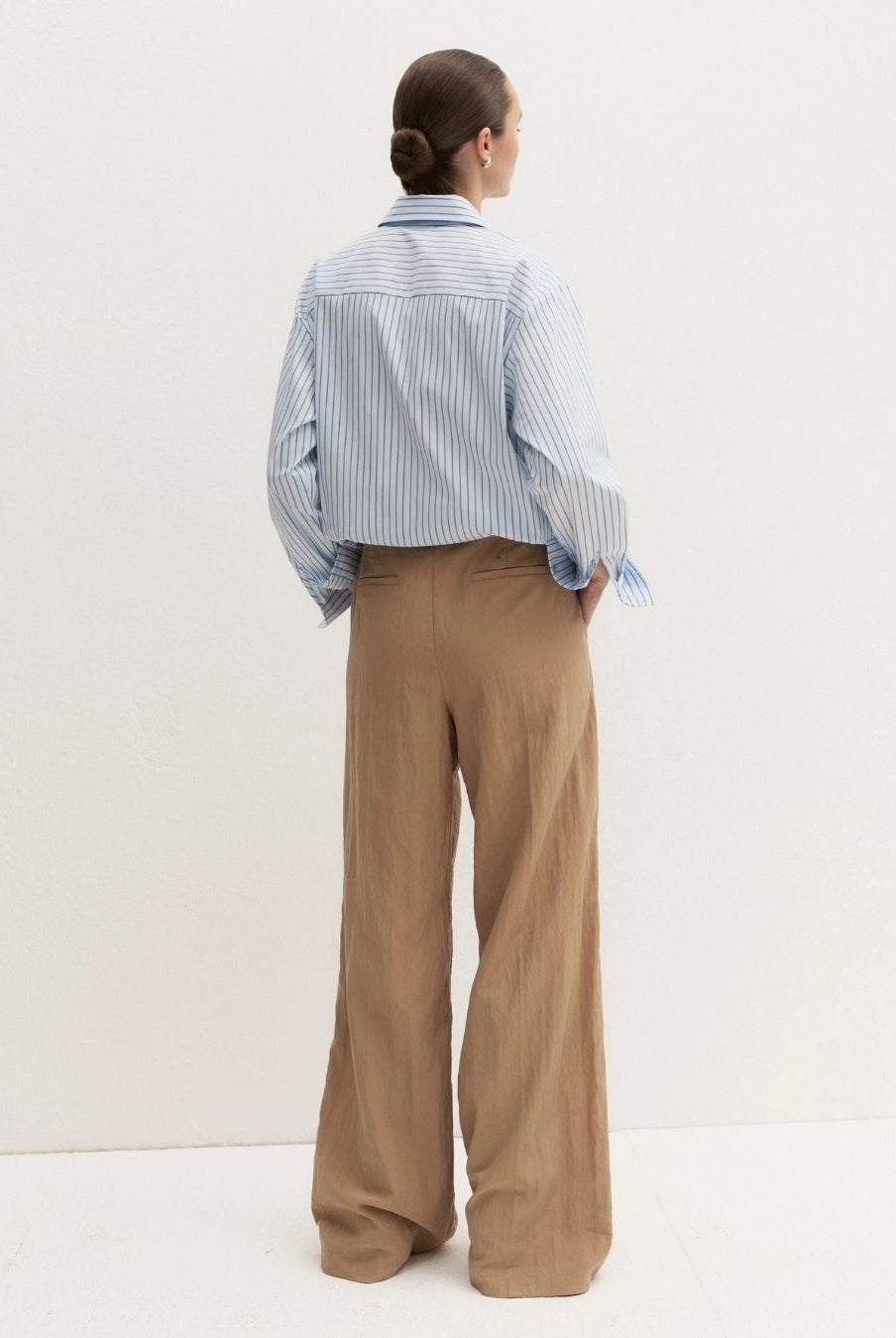 Pantalone wide leg in tessuto crinckle Naturale 2625136024200 001 EMME MARELLA