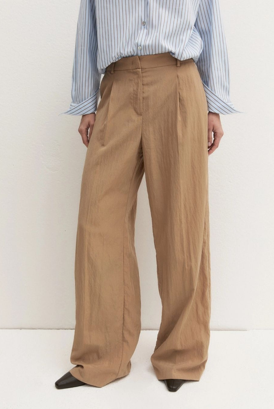 Pantalone wide leg in tessuto crinckle Naturale 2625136024200 001 EMME MARELLA