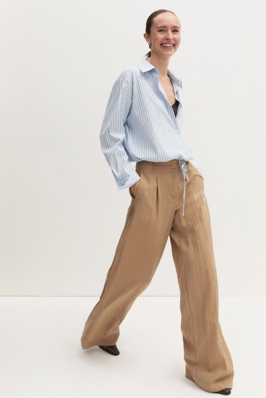 Pantalone wide leg in tessuto crinckle Naturale 2625136024200 001 EMME MARELLA
