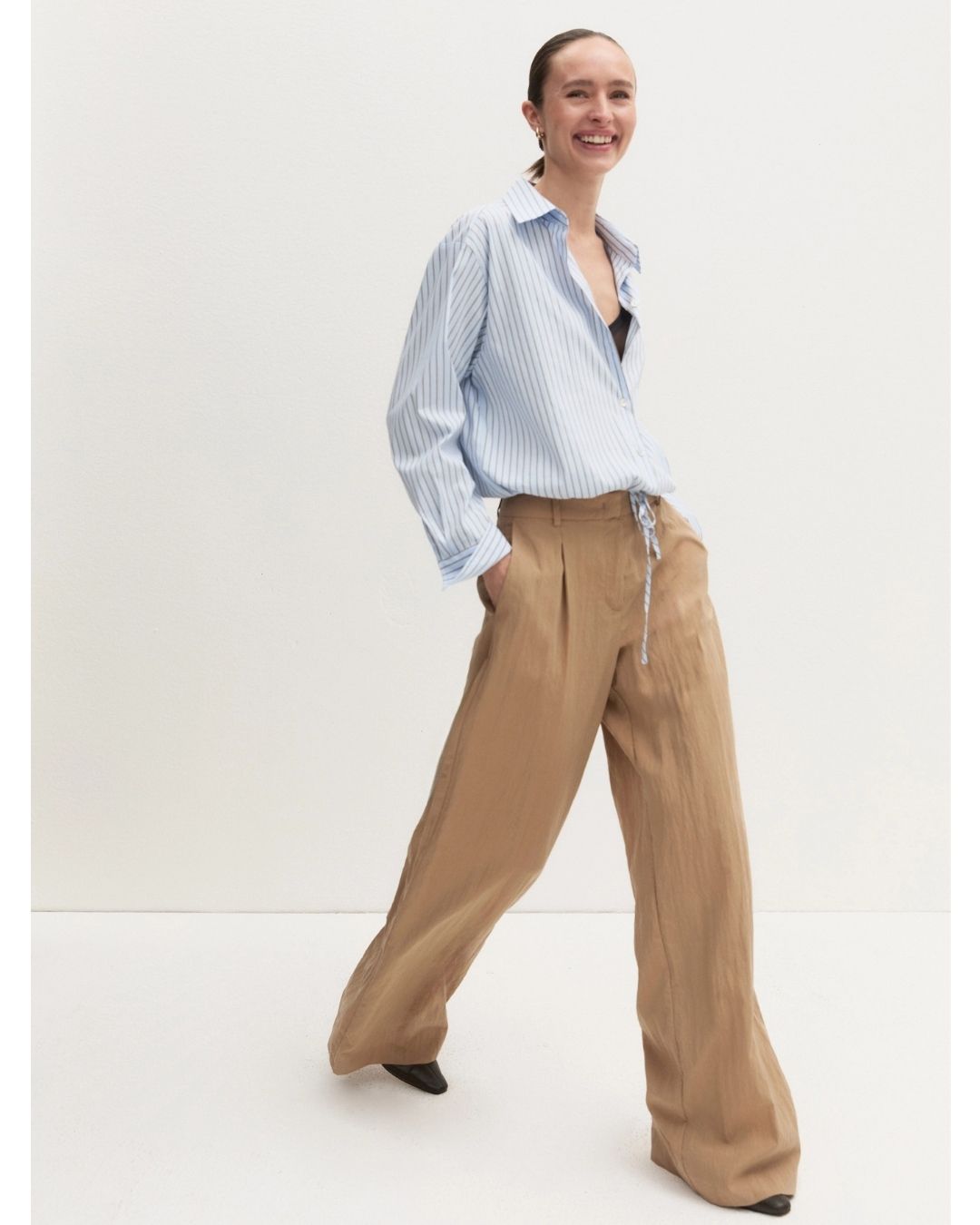 Pantalone wide leg in tessuto crinckle Naturale 2625136024200 001 EMME MARELLA