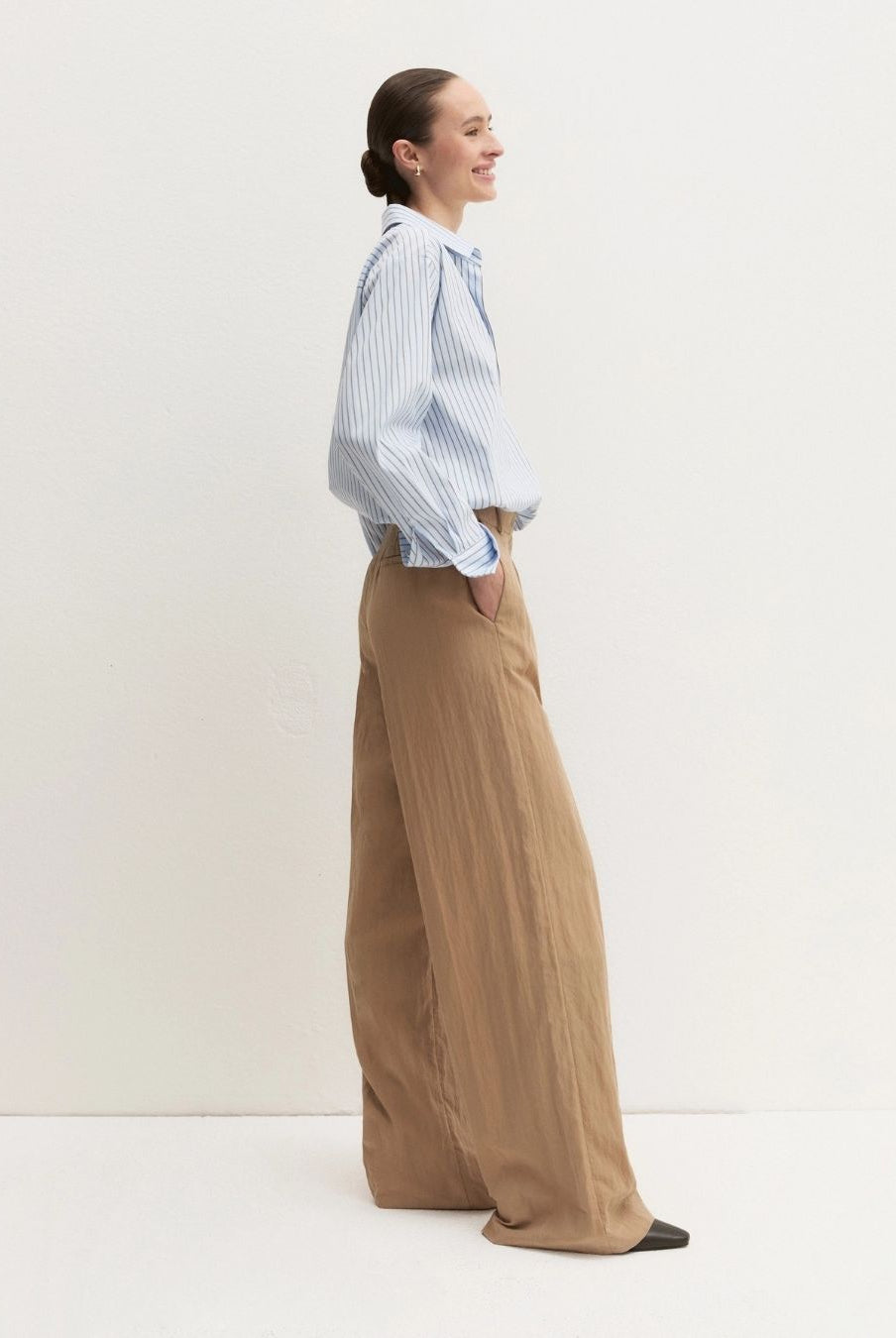 Pantalone wide leg in tessuto crinckle Naturale 2625136024200 001 EMME MARELLA