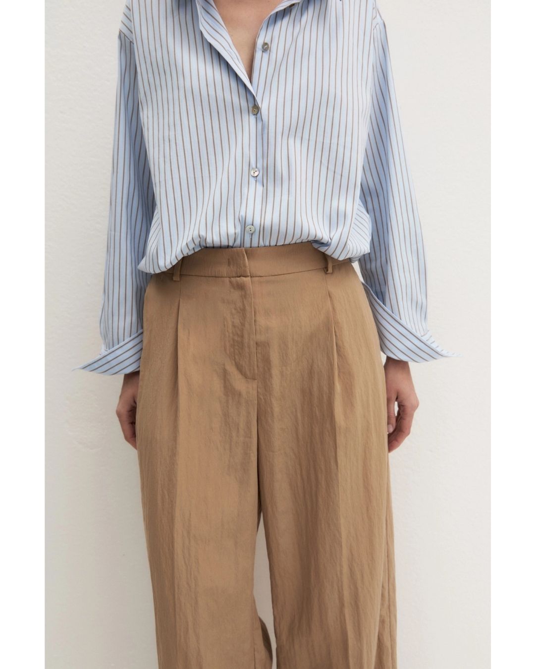 Pantalone wide leg in tessuto crinckle Naturale 2625136024200 001 EMME MARELLA