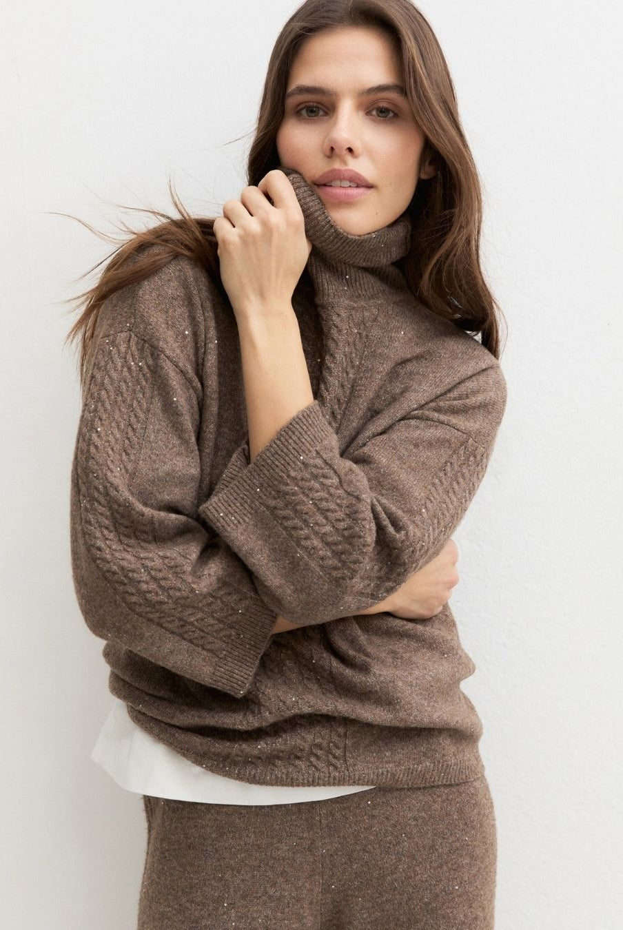 Maglia morbida in misto lana con paillette Tortora 2625366092200 002 EMME MARELLA