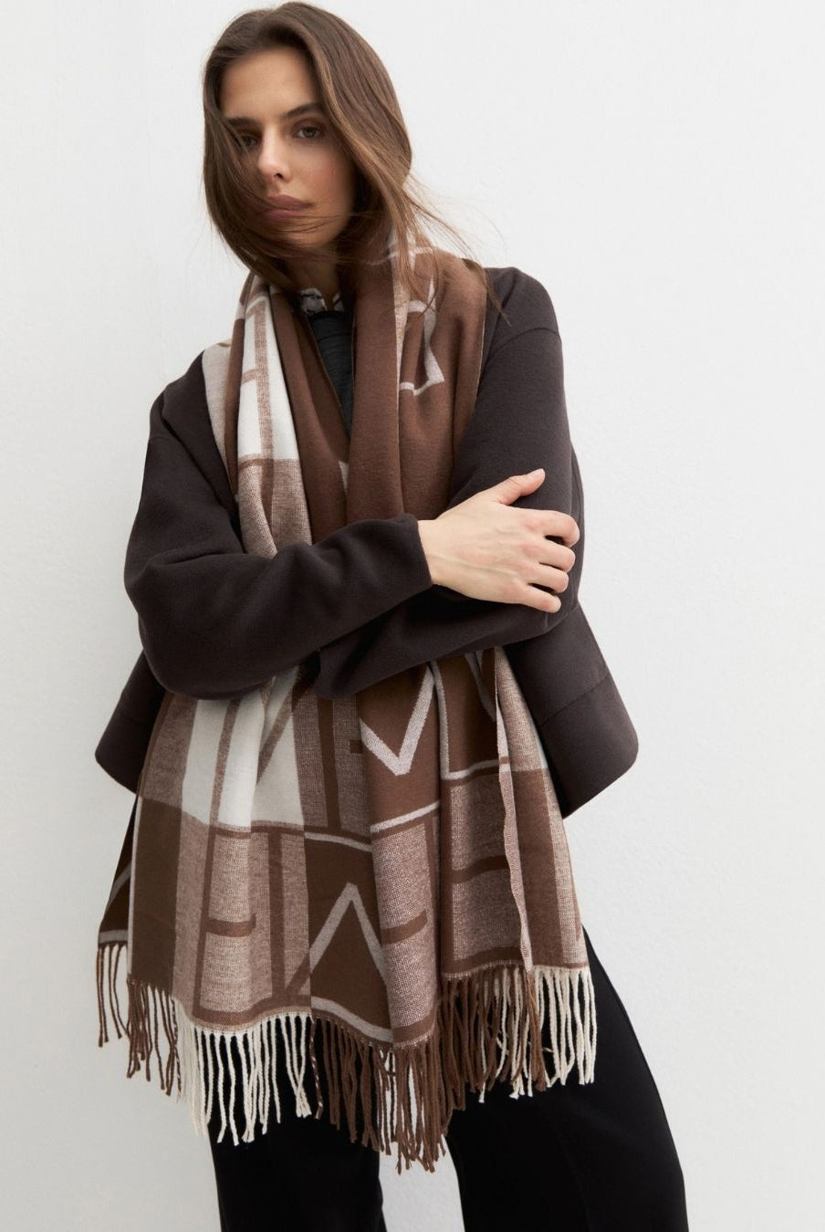 Stola jacquard con logo Emmegram Cuoio 2625546012200 001 EMME MARELLA