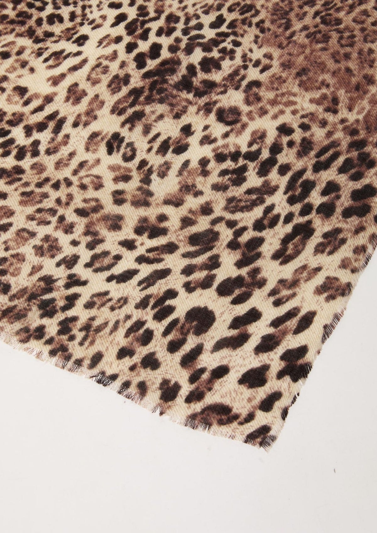 Stola stampata Emmaprile con frangia Leopardo 2625546032200 003 EMME MARELLA