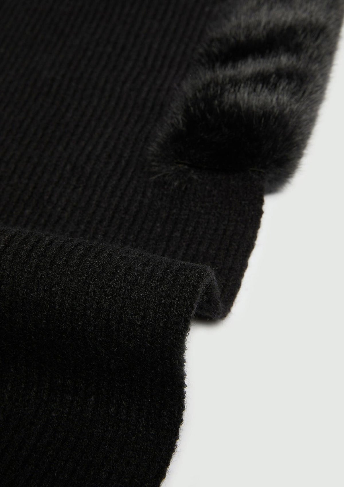 Sciarpa cappuccio Emmcerchio con bordo in tessuto furry Nero 2625746022200 003 EMME MARELLA