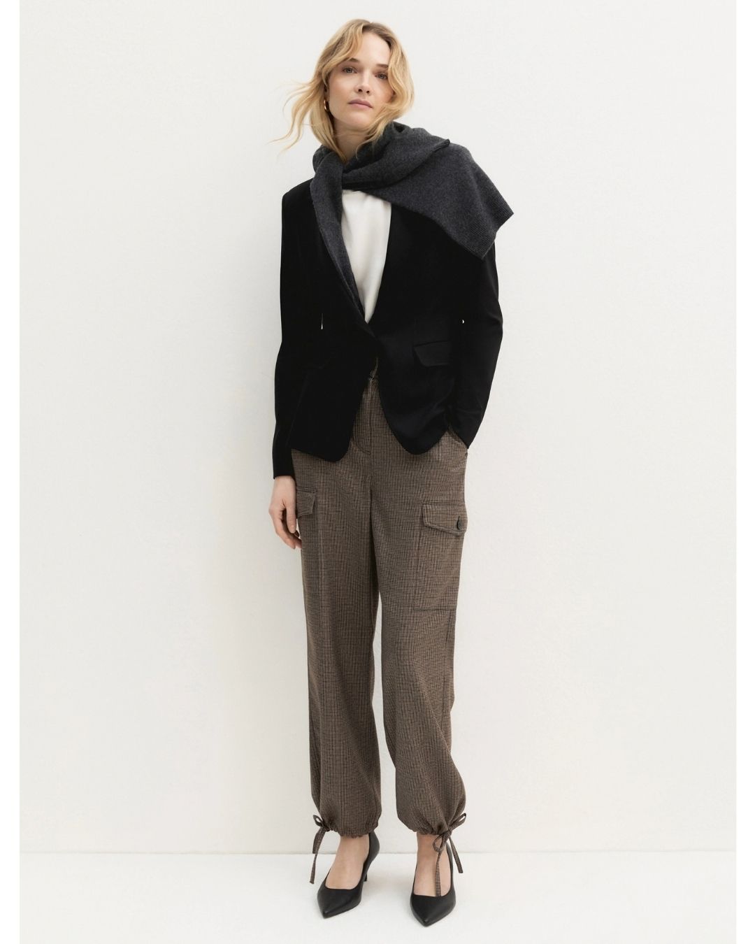Blazer semi aderente in jersey Nero 2625916041200 005 EMME MARELLA