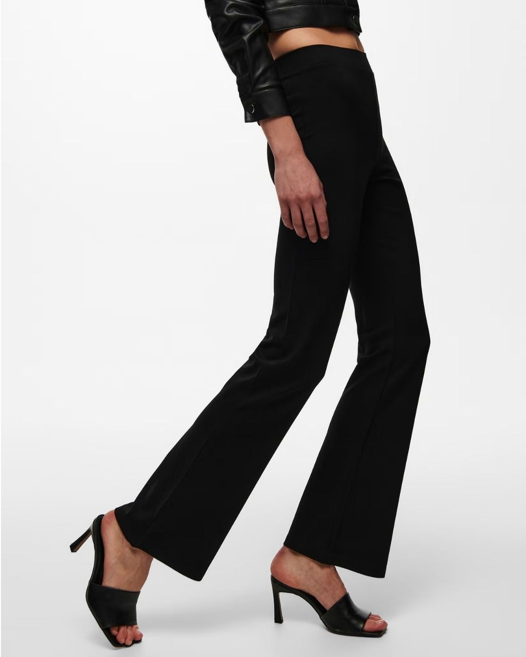 Pantaloni Flared Fit Donna Nero 15196908 Black JACQUELINE DE YONG