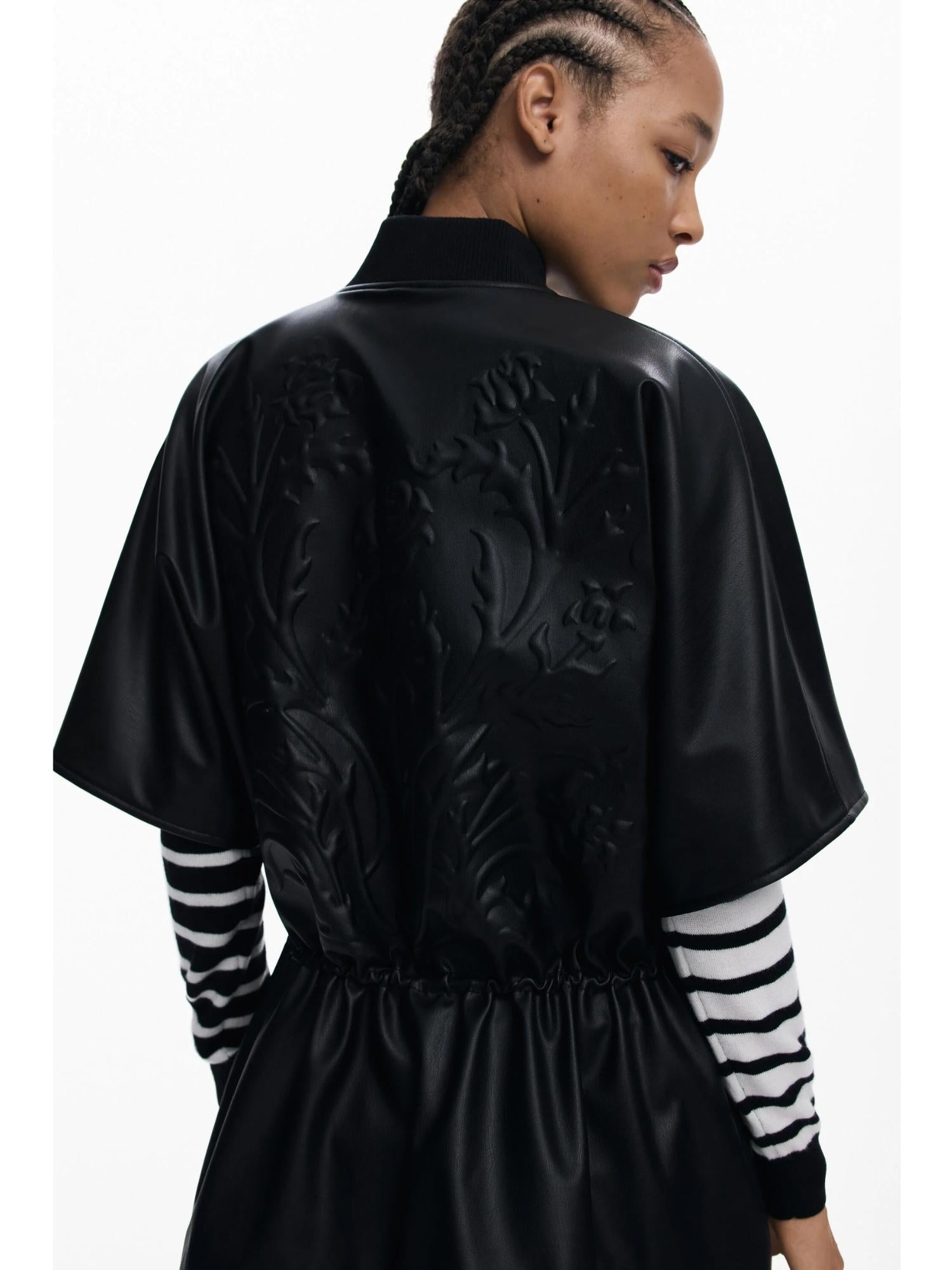 DESIGUAL Desigual Poncho effetto pelle a rilievi Donna Nero Sciarpa