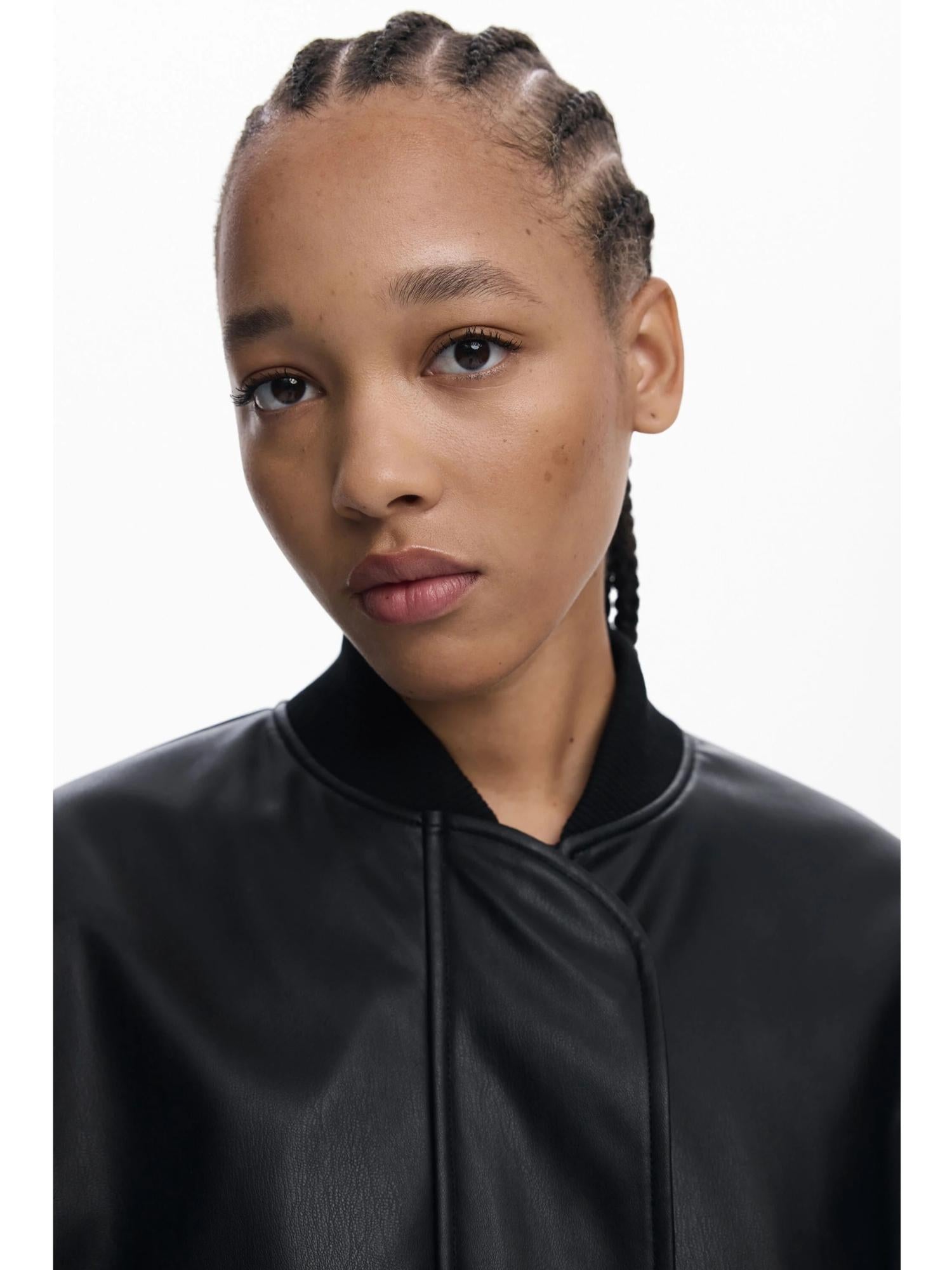 DESIGUAL Desigual Poncho effetto pelle a rilievi Donna Nero Sciarpa