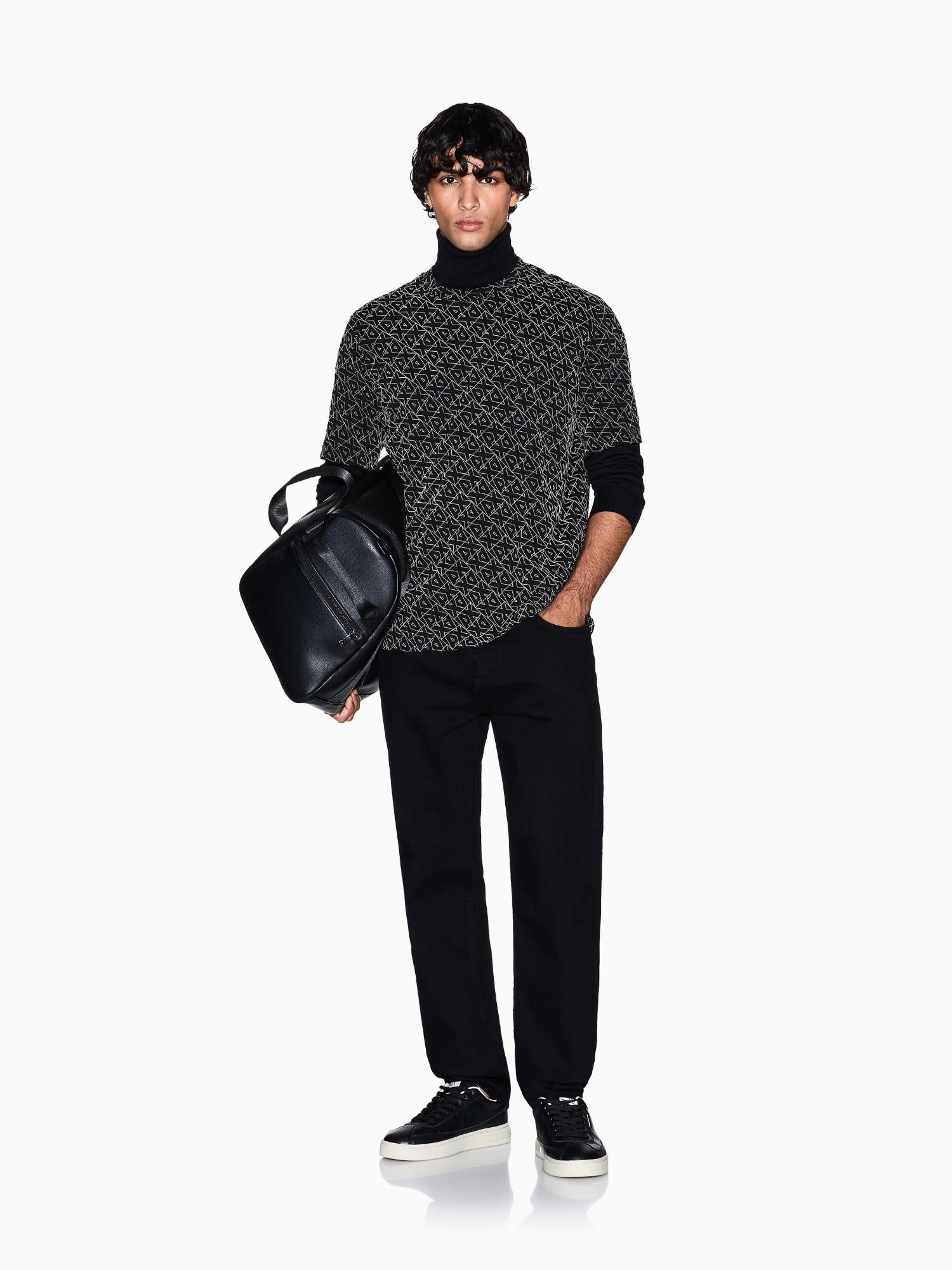 Armani Exchange T-shirt Uomo regular fit logo allover Nero XM001897 AF10356 FC196 ARMANI EXCHANGE