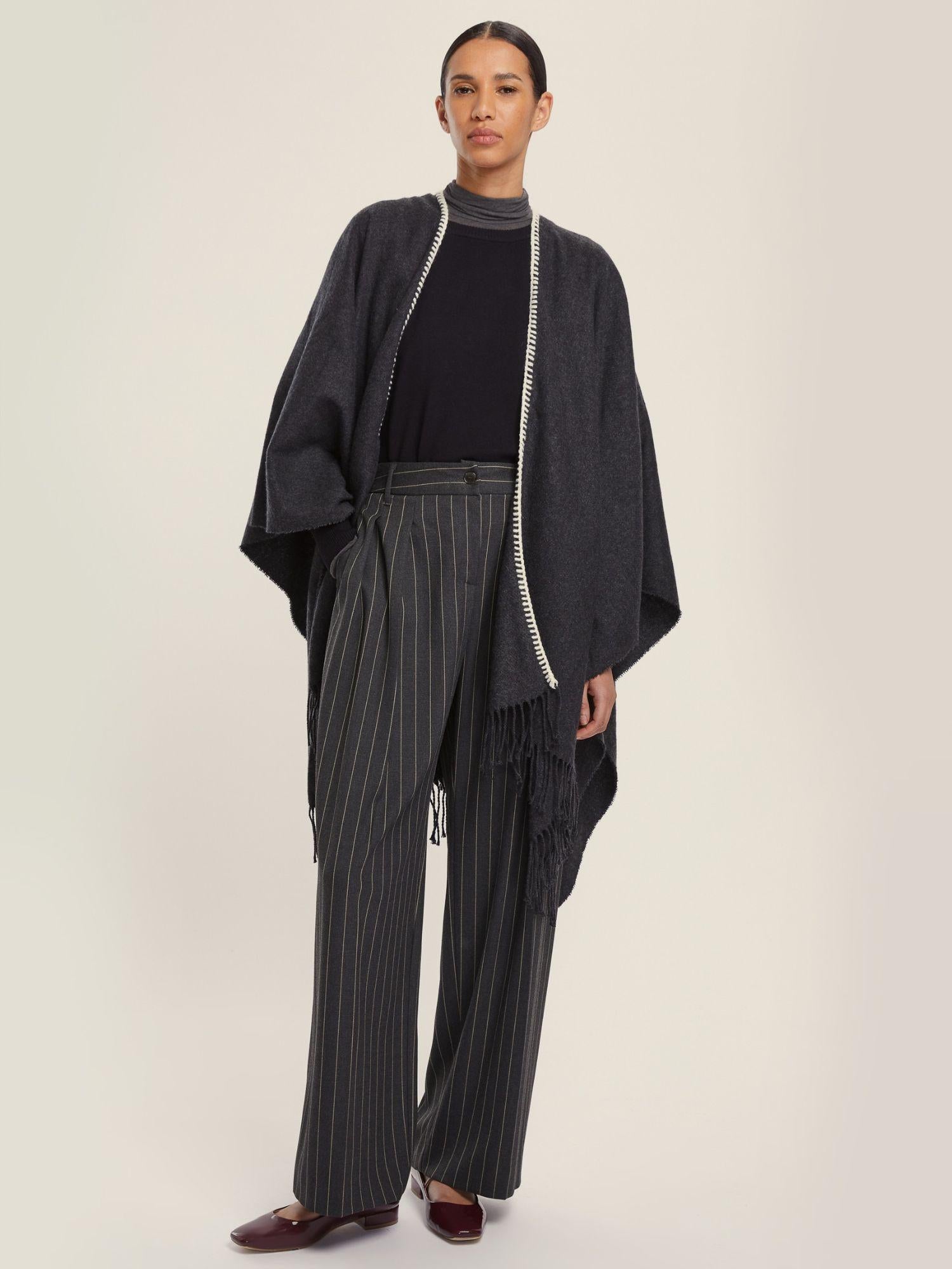 Emme Marella Poncho con frange Donna Heidi Grigio scuro 2525546031200 002 EMME MARELLA