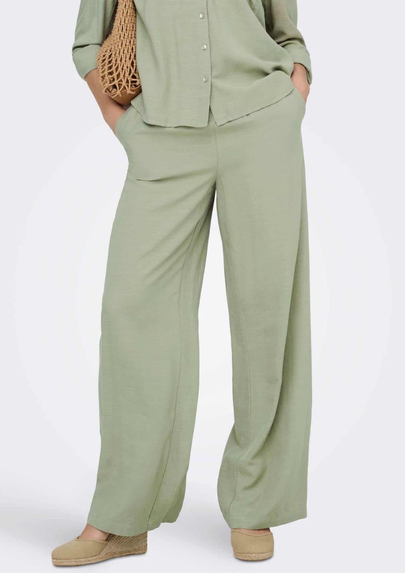 15346559 Laurel Oak JACQUELINE DE YONG