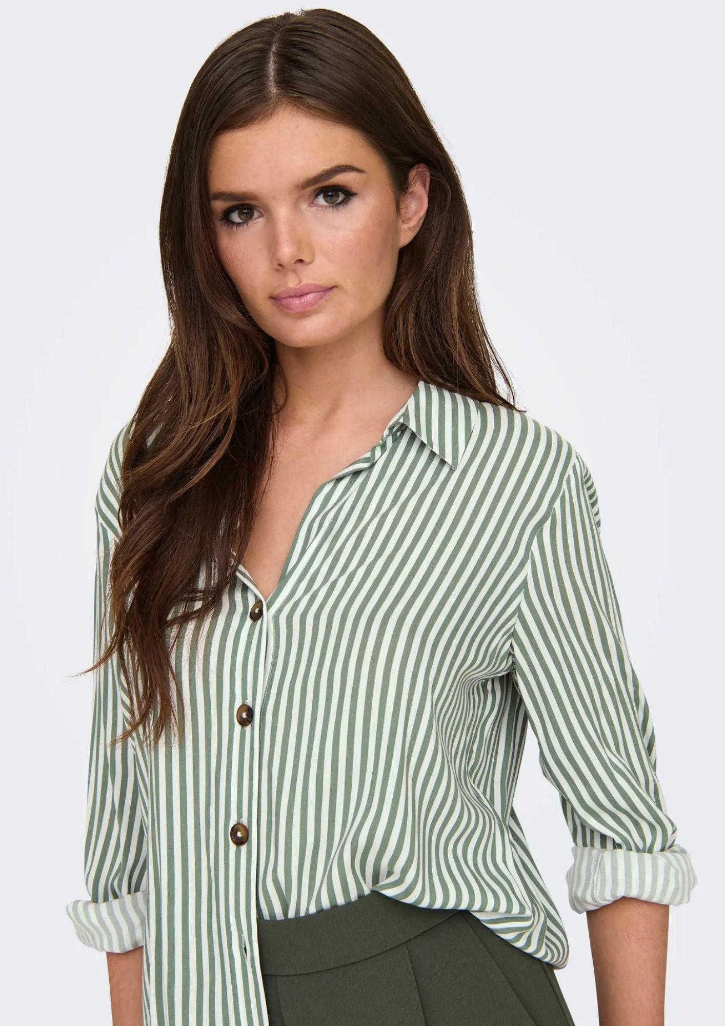 15329311 White SEA SPRAY JACQUELINE DE YONG