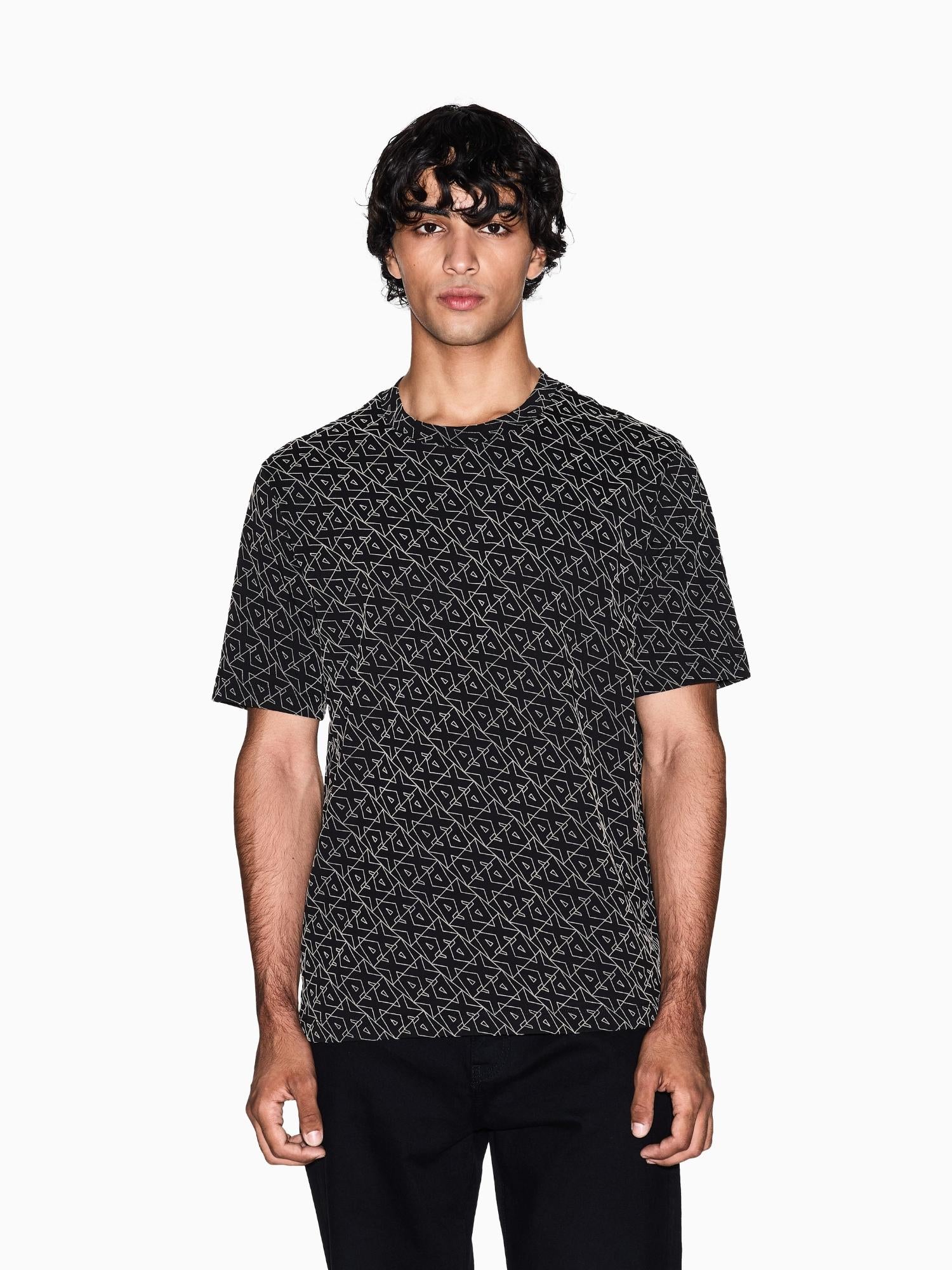 Armani Exchange T-shirt Uomo regular fit logo allover Nero XM001897 AF10356 FC196 ARMANI EXCHANGE