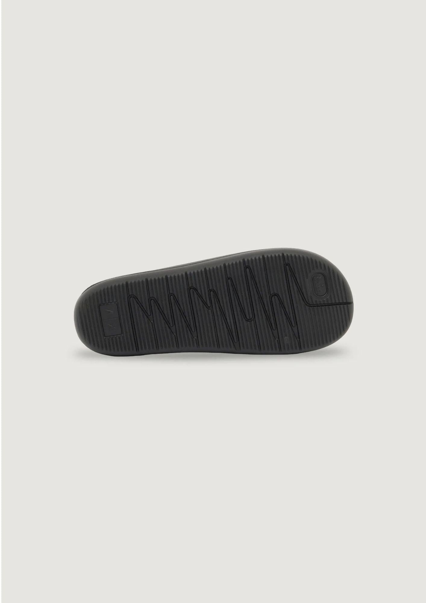 XM002744 AF23456 MC011 ARMANI EXCHANGE