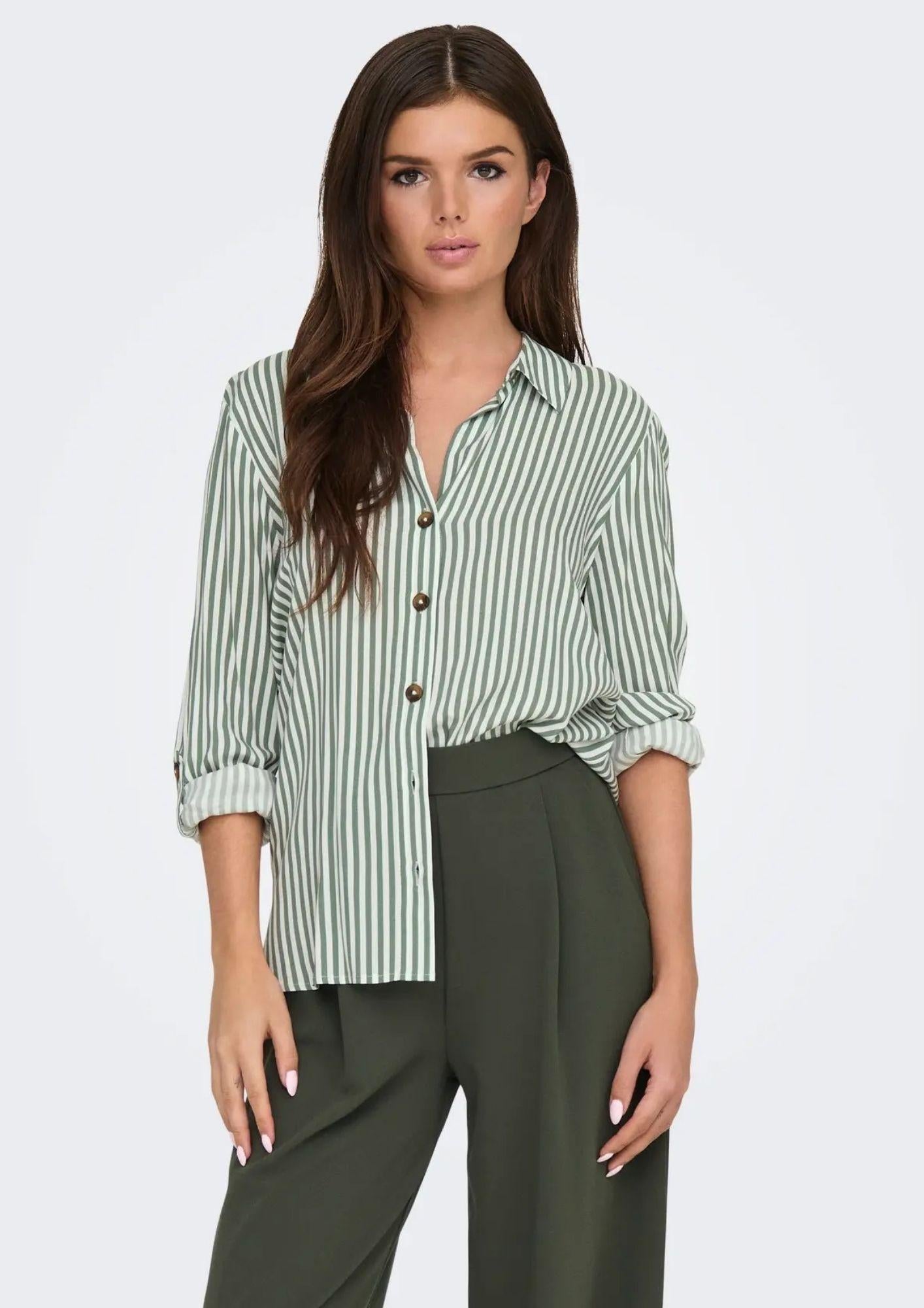 15329311 White SEA SPRAY JACQUELINE DE YONG