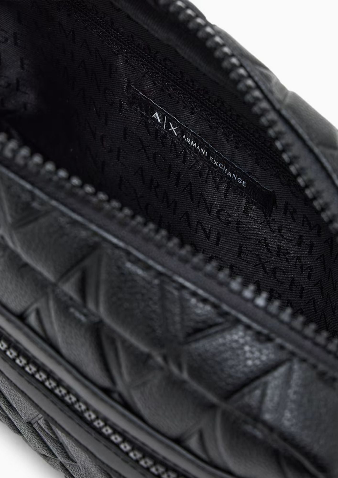 Borsa con motivo a rilievo e chiusura con zip Nera XM001272 AF12133 UC001 ARMANI EXCHANGE 