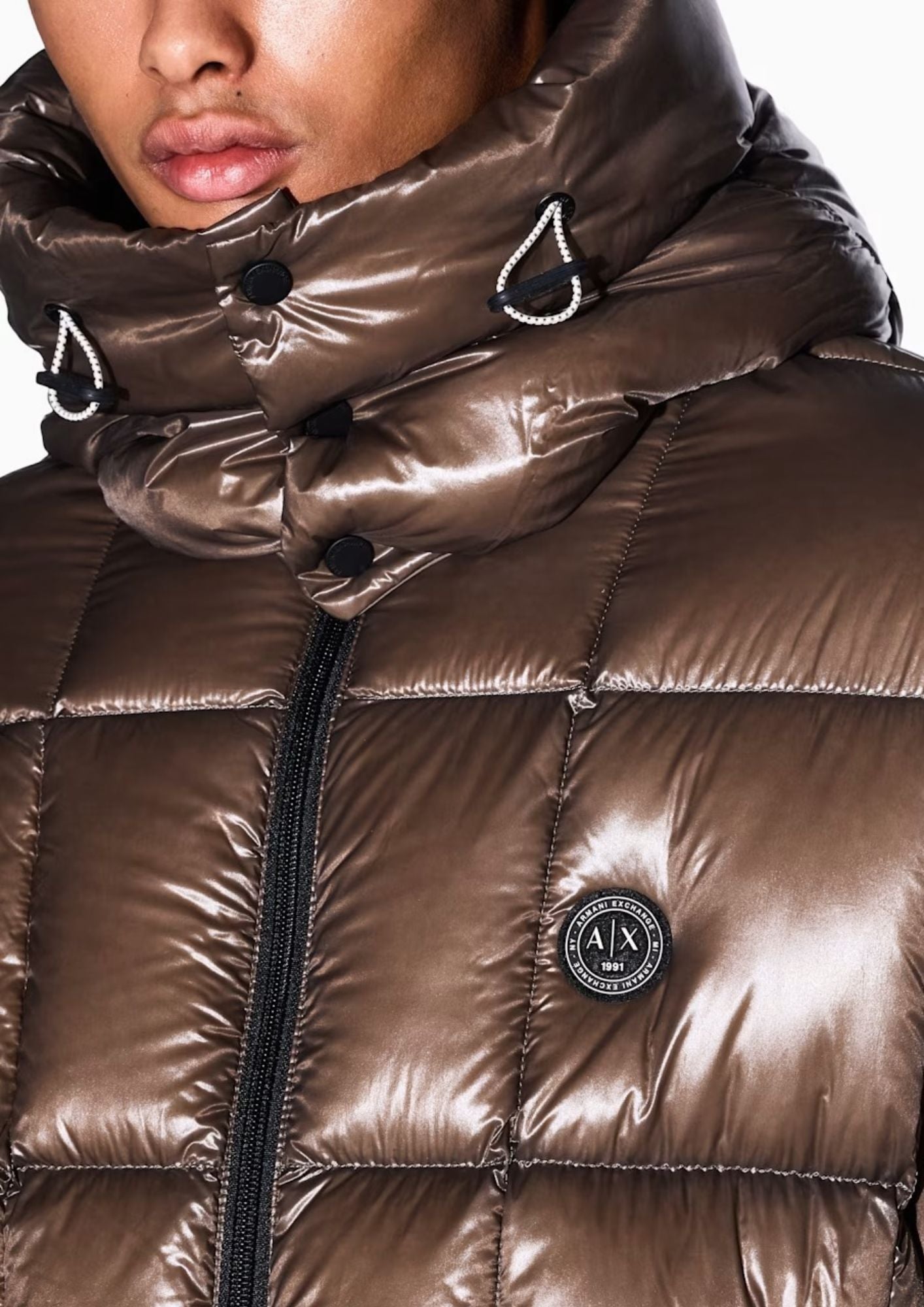 Piumino lucido con cappuccio e imbottitura in piuma d'anatra Falcon XM003344 AF23755 U6125 ARMANI EXCHANGE 