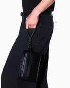 Beauty case effetto pelle con logo in rilievo Nero XM003583 AF26662 UC001 ARMANI EXCHANGE 
