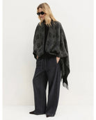 Poncho jacquard con frange Nero 2625736021200 002 EMME MARELLA 