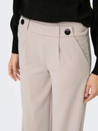 Jacqueline De Yong Pantaloni Donna Wide Fit Chateau Gray Jdygeggo 15208430 Chateau Gray BLACK BUTTONS JACQUELINE DE YONG 