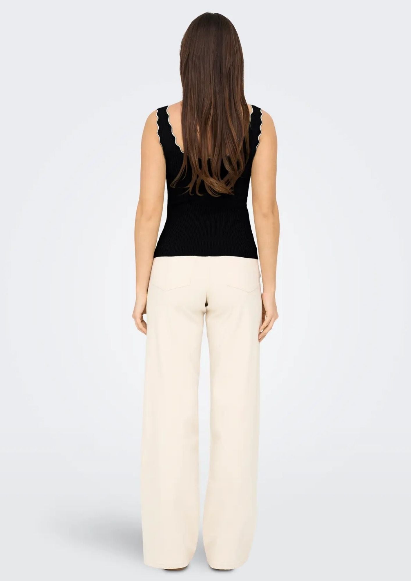 Jacqueline De Yong Top Donna Nero dettagli Bianchi 15290585 Black W. CLOUD DANCER JACQUELINE DE YONG 