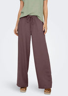  15346559 Huckleberry JACQUELINE DE YONG 