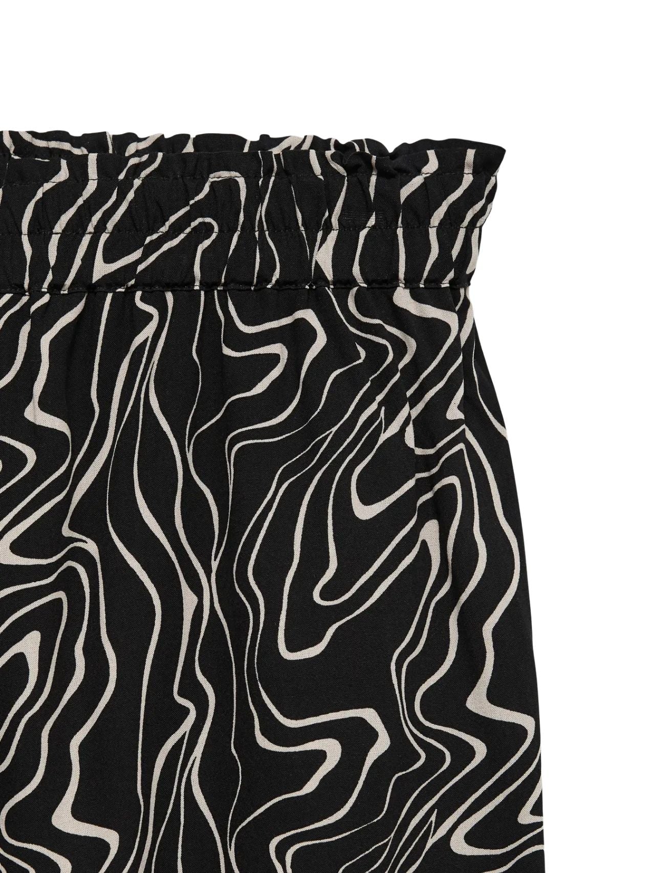 Vero Moda Shorts Donna Easy Neri Stampa Dana 10308012 Black Dana VERO MODA 