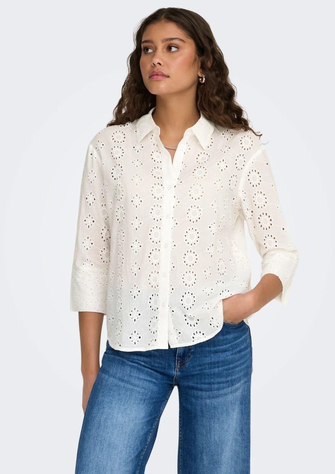  15292179 Cloud Dancer JACQUELINE DE YONG 