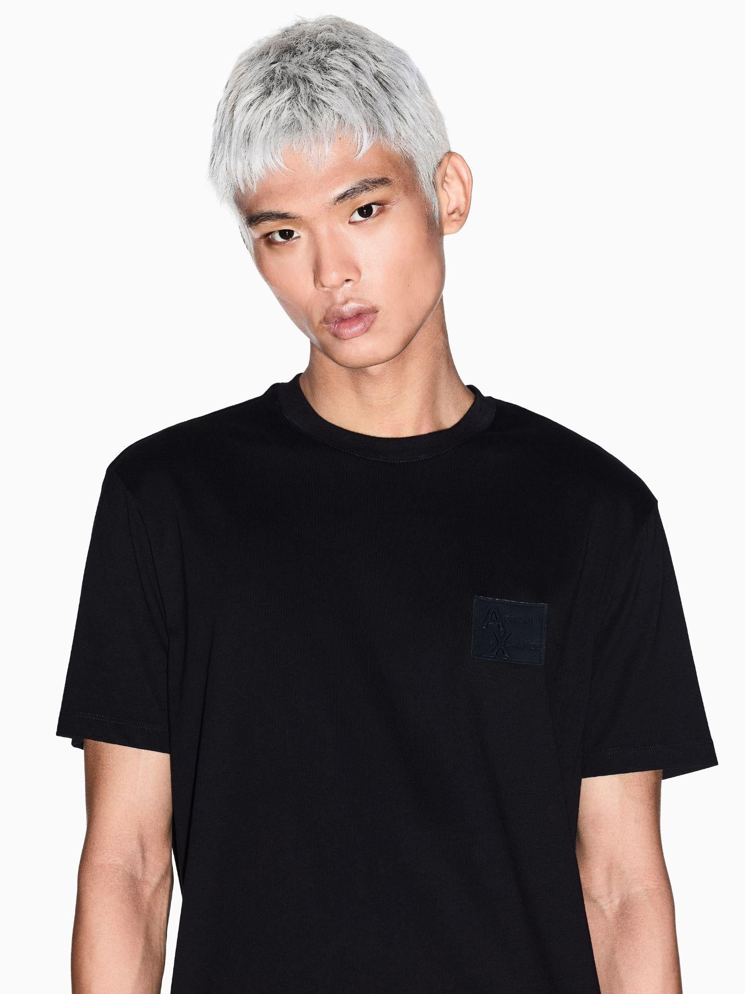 Armani Exchange T-shirt regular fit con patch Uomo Nero XM001456 AF10358 UC001 ARMANI EXCHANGE 