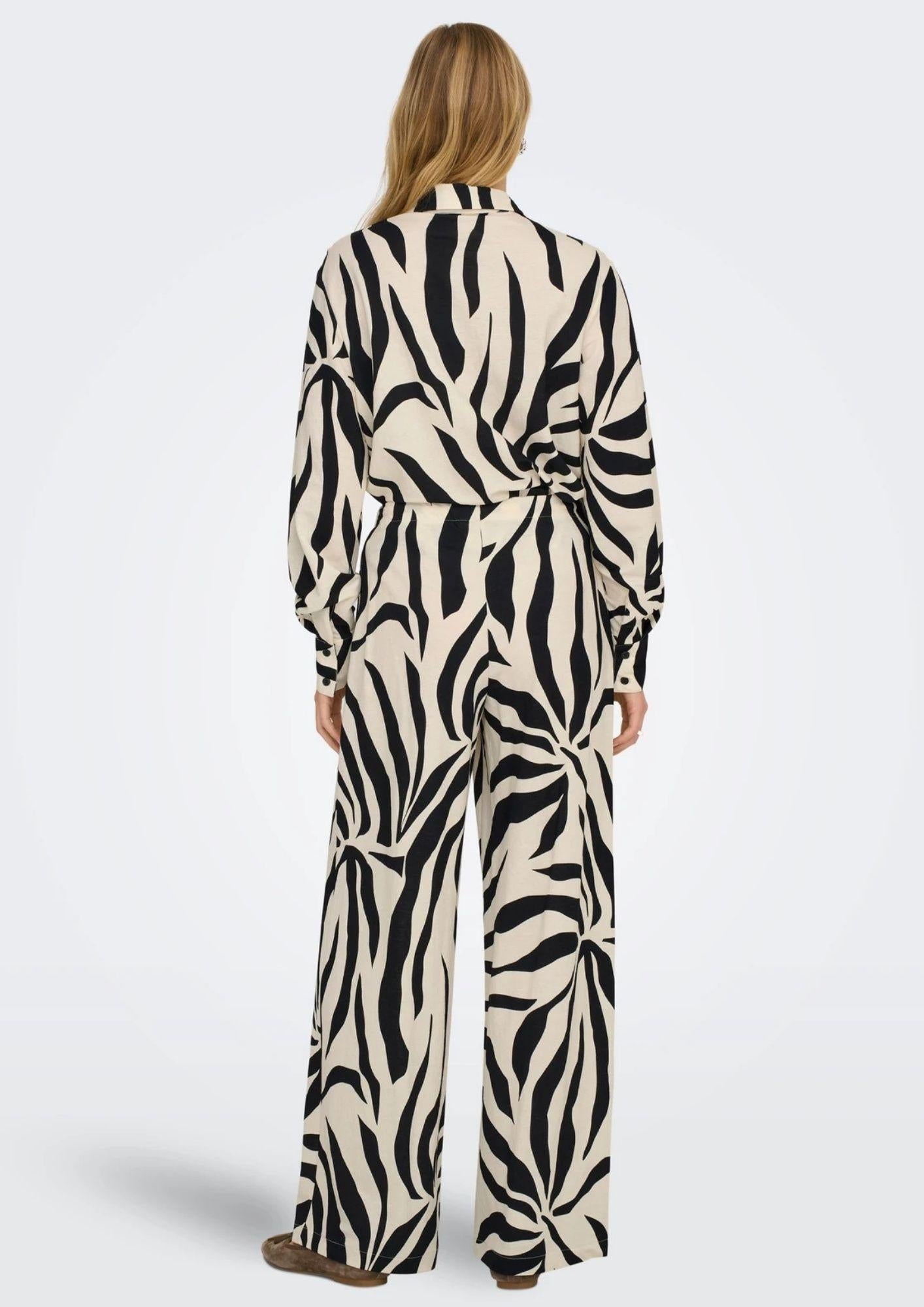 Only Pantalone Donna Sakura Bianco e Nero 15366882 Black FLOWER ONLY 