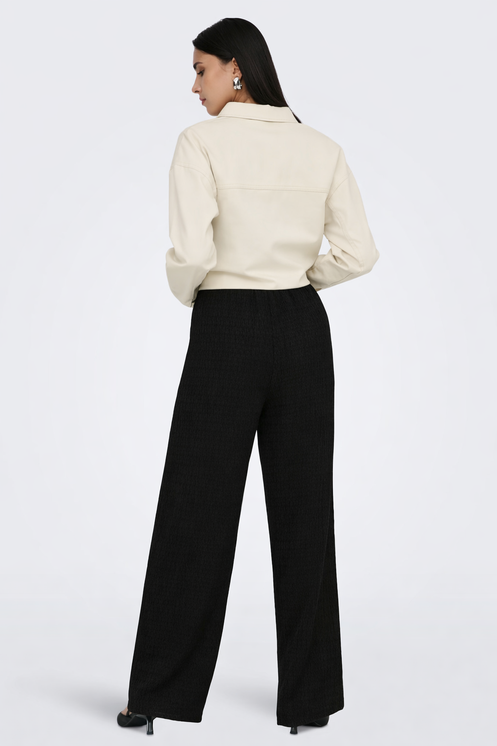  15374608 Black ONLY 