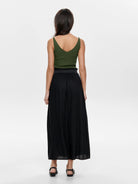JACQUELINE DE YONG 15180497Kalamata