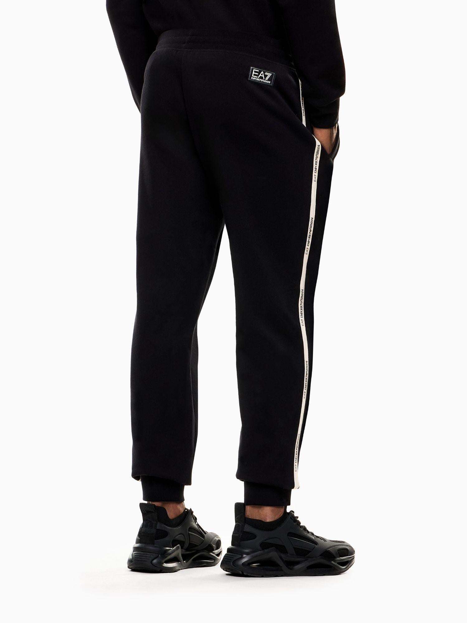 EA7 Emporio Armani Pantaloni Jogger Uomo Logo Series In Misto Cotone Nero 7M000974 AF10377 UC001 EA7 EMPORIO ARMANI 