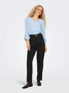 JACQUELINE DE YONG 15311720Kentucky Blue