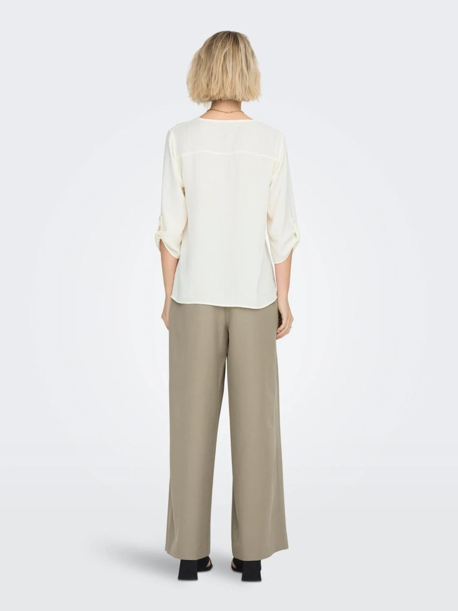 JACQUELINE DE YONG 15226911Cloud Dancer