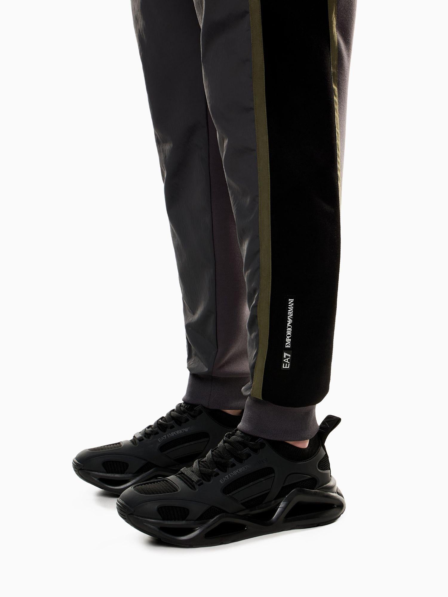 EA7 Emporio Armani Pantaloni jogger Athletic Colour Block in nylon e misto viscosa Uomo Asfalto 7M000939 AF17003 U8117 EA7 EMPORIO ARMANI 