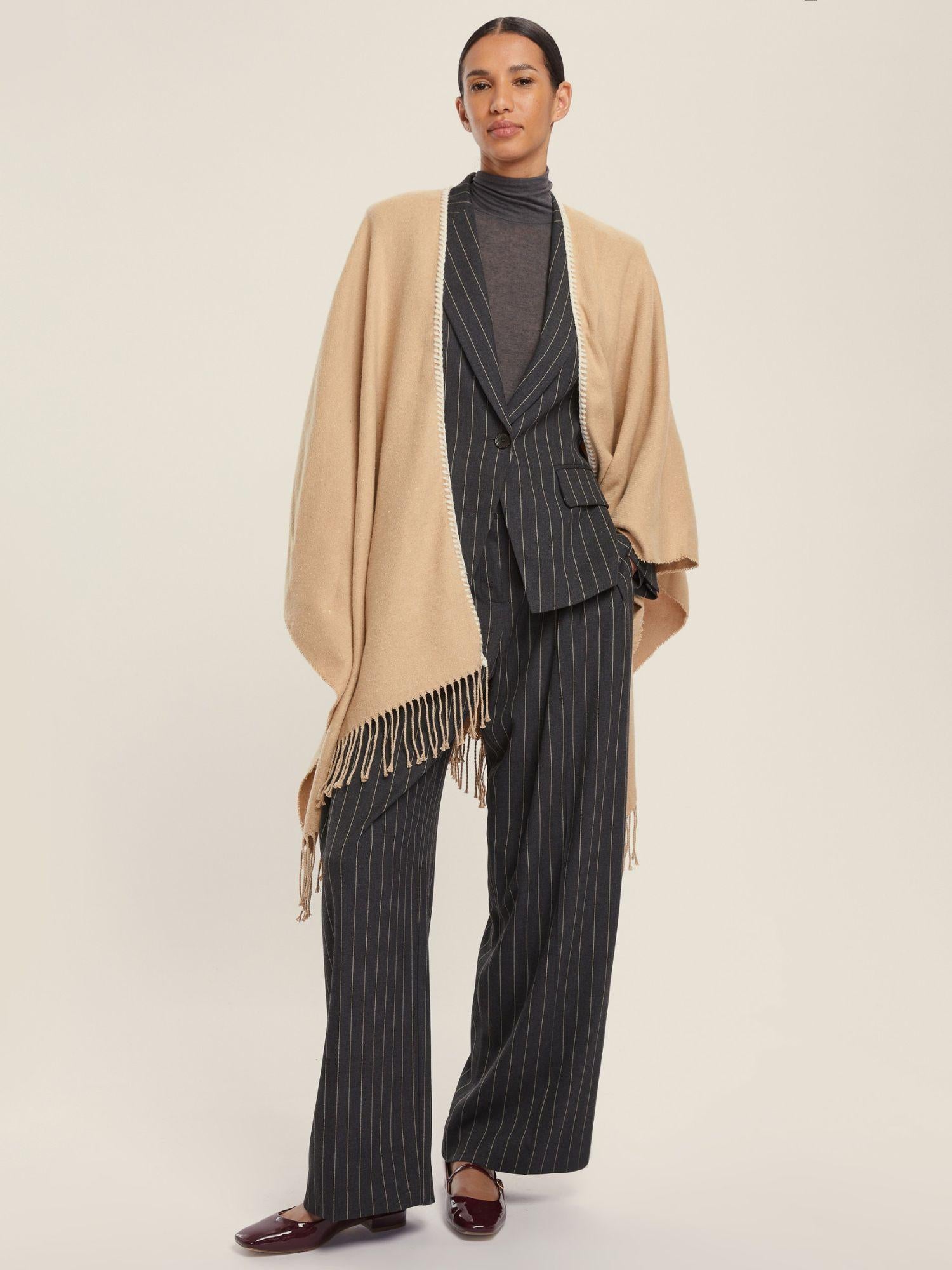 Emme Marella Poncho con frange Heidi Donna Cammello 2525546031200 001 EMME MARELLA 