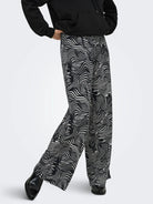 Jacqueline De Yong JDYDEBBIE Pantaloni Wide Fit Donna Nero WHITECAP GRAY GEO 15352943 Black WHITECAP GRAY GEO JACQUELINE DE YONG 