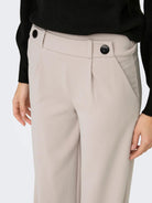Jacqueline De Yong Pantaloni Donna Wide Fit Chateau Gray Jdygeggo 15208430 Chateau Gray BLACK BUTTONS JACQUELINE DE YONG 