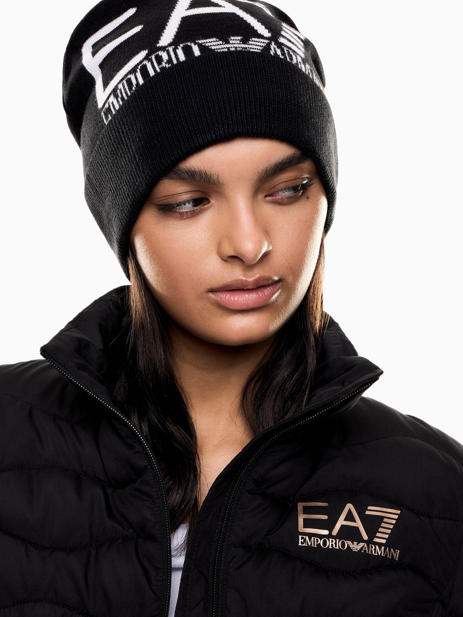 EA7 Emporio Armani Beanie Visibility con maxi logo EA7 Nero Logo Bianco 7X000006 AF11994 MC008 EA7 EMPORIO ARMANI 