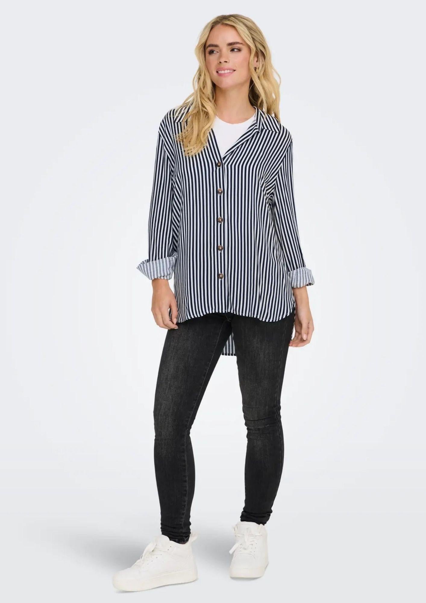  15329311 White SKY CAPTAIN JACQUELINE DE YONG 