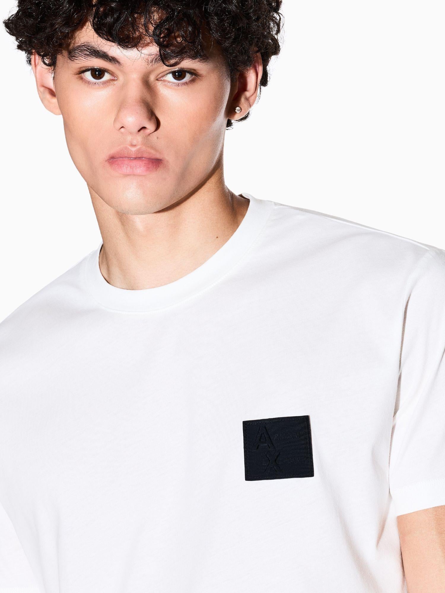 Armani Exchange T-shirt regular fit con patch Uomo Bianco XM001456 AF10358 U0009 ARMANI EXCHANGE 