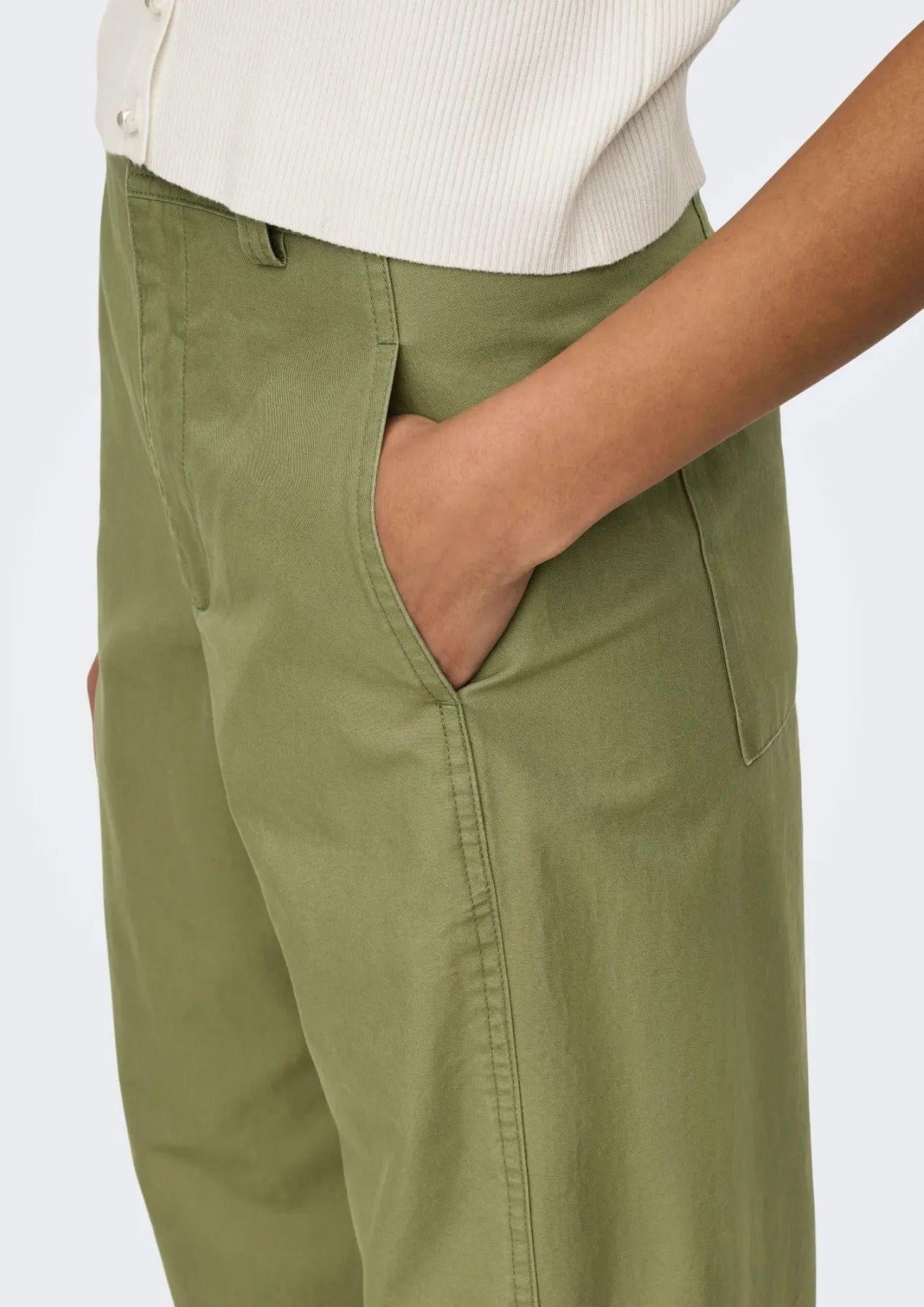  15367918 Dried Herb JACQUELINE DE YONG 