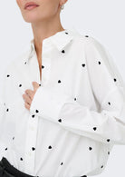 Jacqueline De Yong Camicia Donna Nelly Bianca Cuori Neri 15330490 White BLACK HEART JACQUELINE DE YONG 